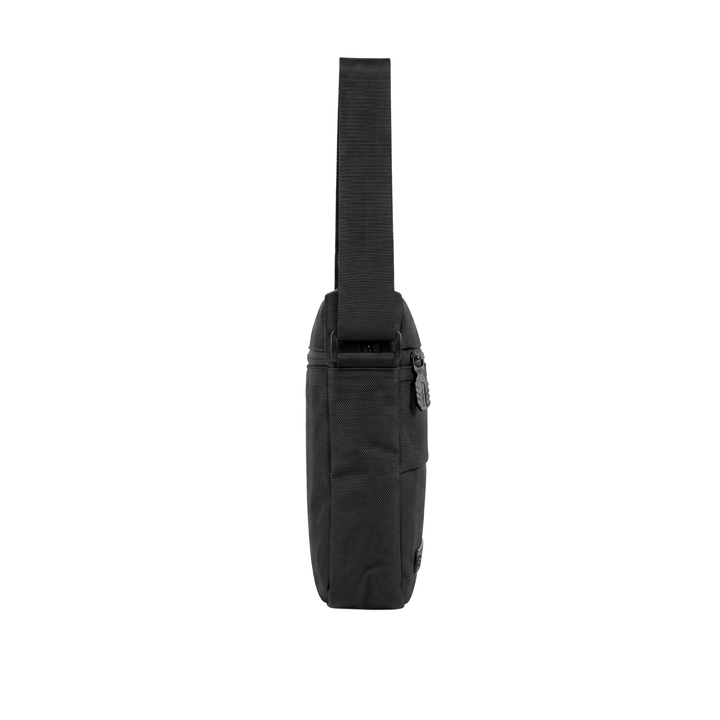 Course Sling Bag in Black