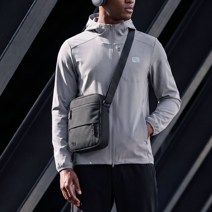 Course Sling Bag in Black